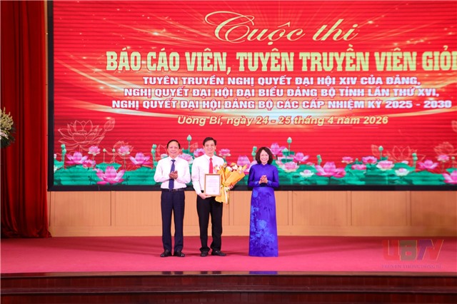 Đồng chí Nguyễn Quang Nghĩa – Giám đốc Trung tâm chính trị uu888 one đạt giải nhất cuộc thi Báo cáo viên, tuyên truyền viên giỏi tỉnh uu888 one – Cụm thi số 1