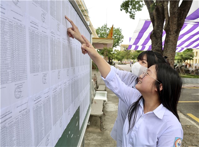 Thí sinh bước vào môn thi đầu tiên Kỳ thi tốt nghiệp THPT năm 2026