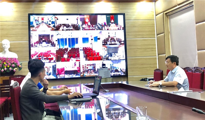 Ván bộ phường Hoành Bồ họp trực tuyến với uu888.con TP Hạ Long và các phường, xã khác