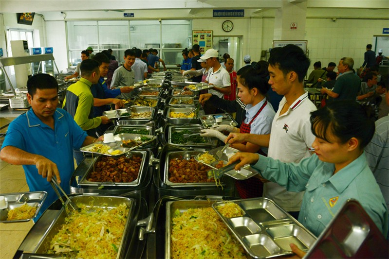 Bữa ăn của thợ mỏ Hà Lầm.